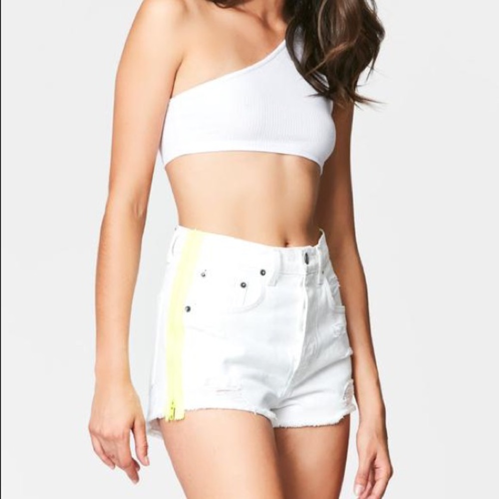 CARMAR white highwaisted highlight zip shorts